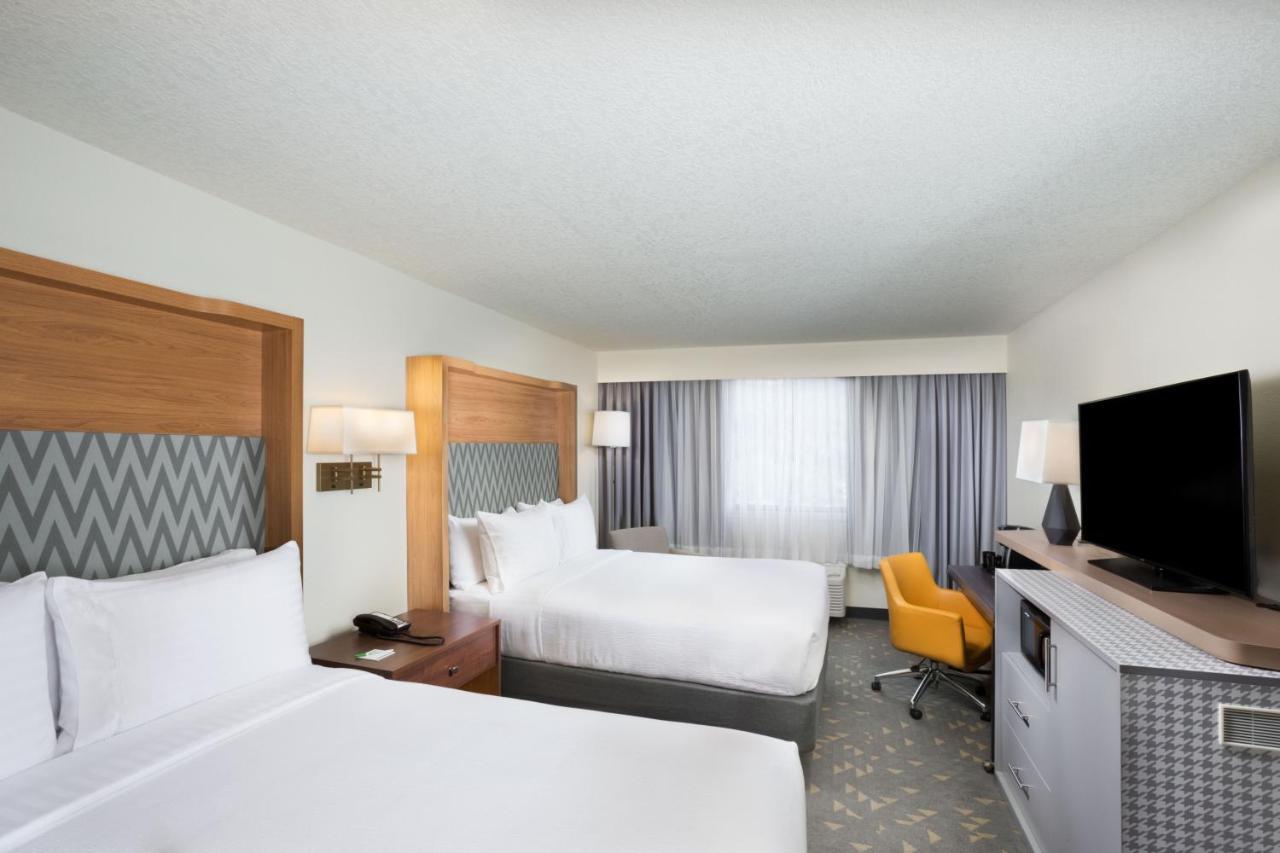 Holiday Inn Asheville East-Blue Ridge Pkwy By Ihg Екстериор снимка