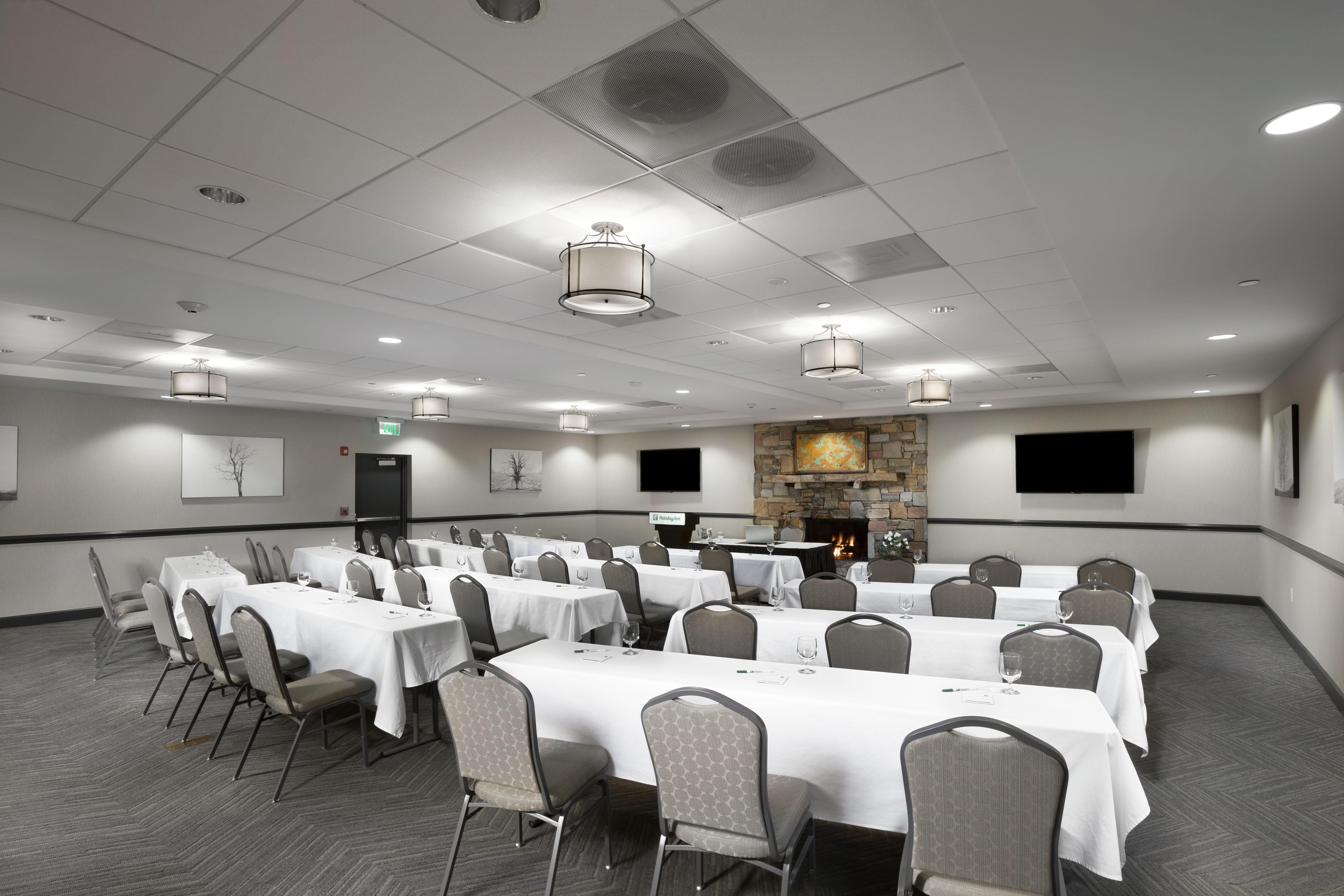Holiday Inn Asheville East-Blue Ridge Pkwy By Ihg Екстериор снимка