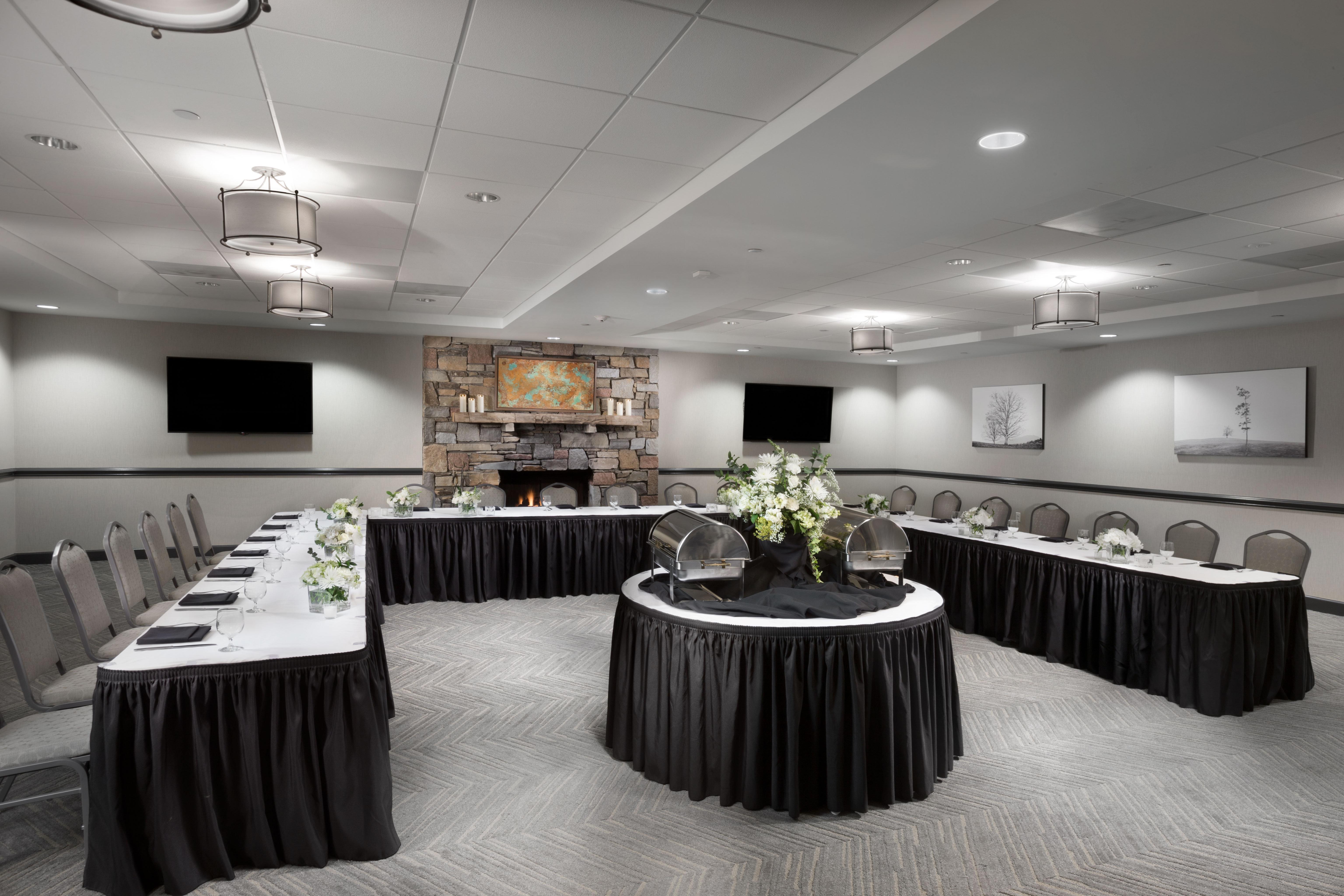 Holiday Inn Asheville East-Blue Ridge Pkwy By Ihg Екстериор снимка