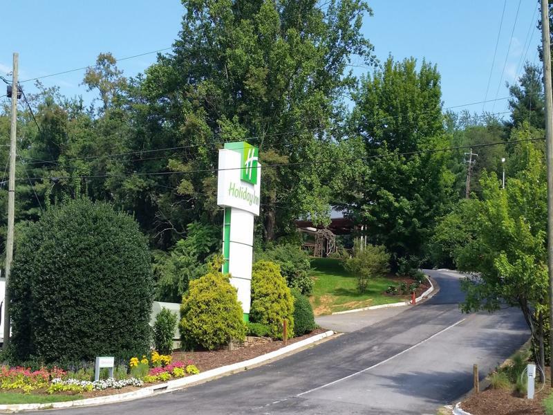 Holiday Inn Asheville East-Blue Ridge Pkwy By Ihg Екстериор снимка