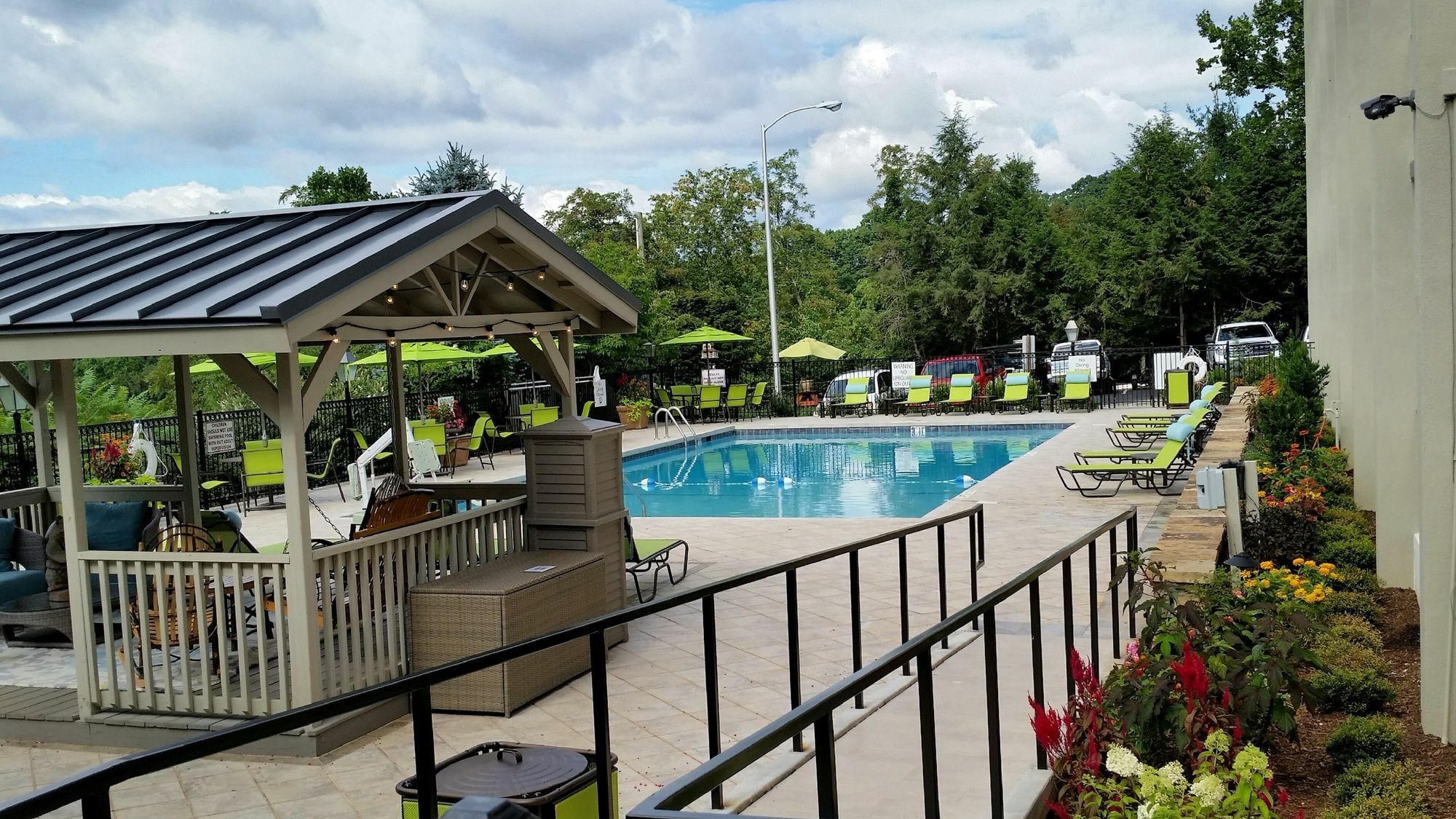 Holiday Inn Asheville East-Blue Ridge Pkwy By Ihg Екстериор снимка